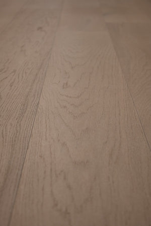 A photo of the Wildwood Grande floor in the colour Granada.