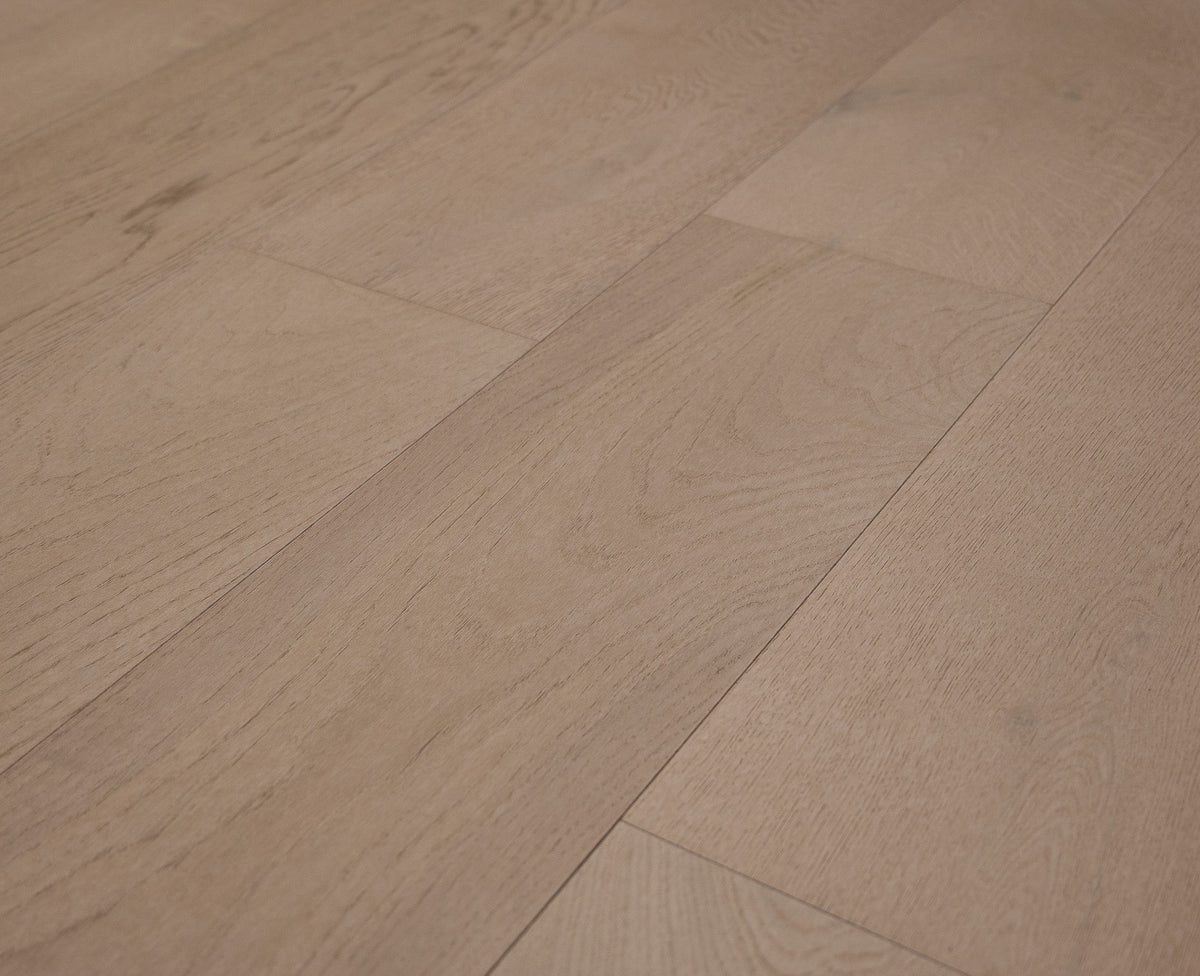 A photo of the Wildwood Grande floor in the colour Granada.