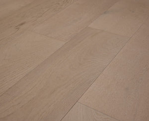 A photo of the Wildwood Grande floor in the colour Granada.